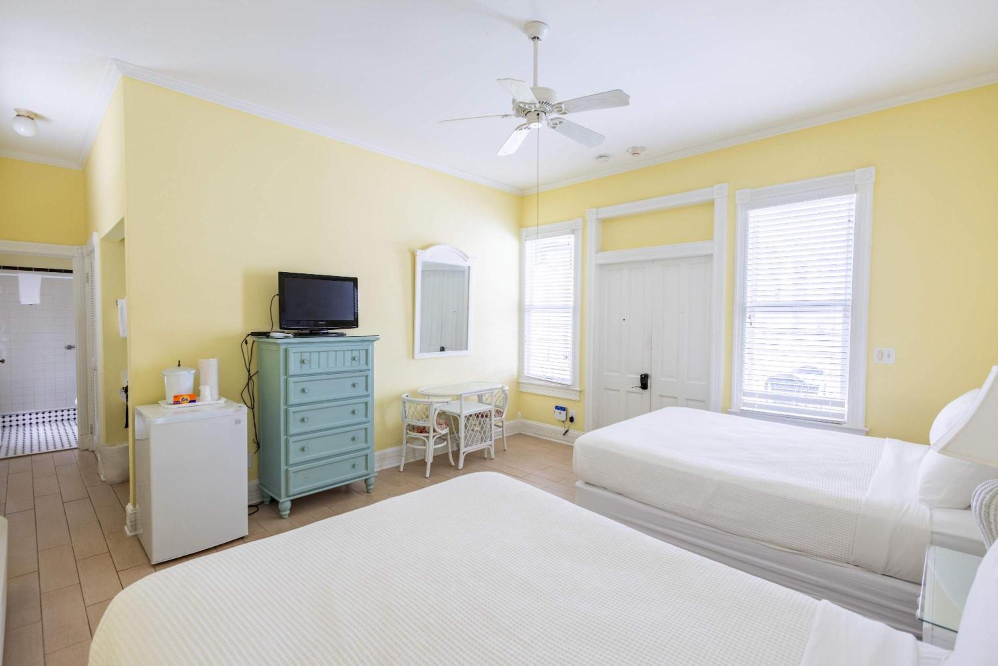 Deluxe Queen At The Curry Mansion - Parking & Heated Pool! Key West Dış mekan fotoğraf