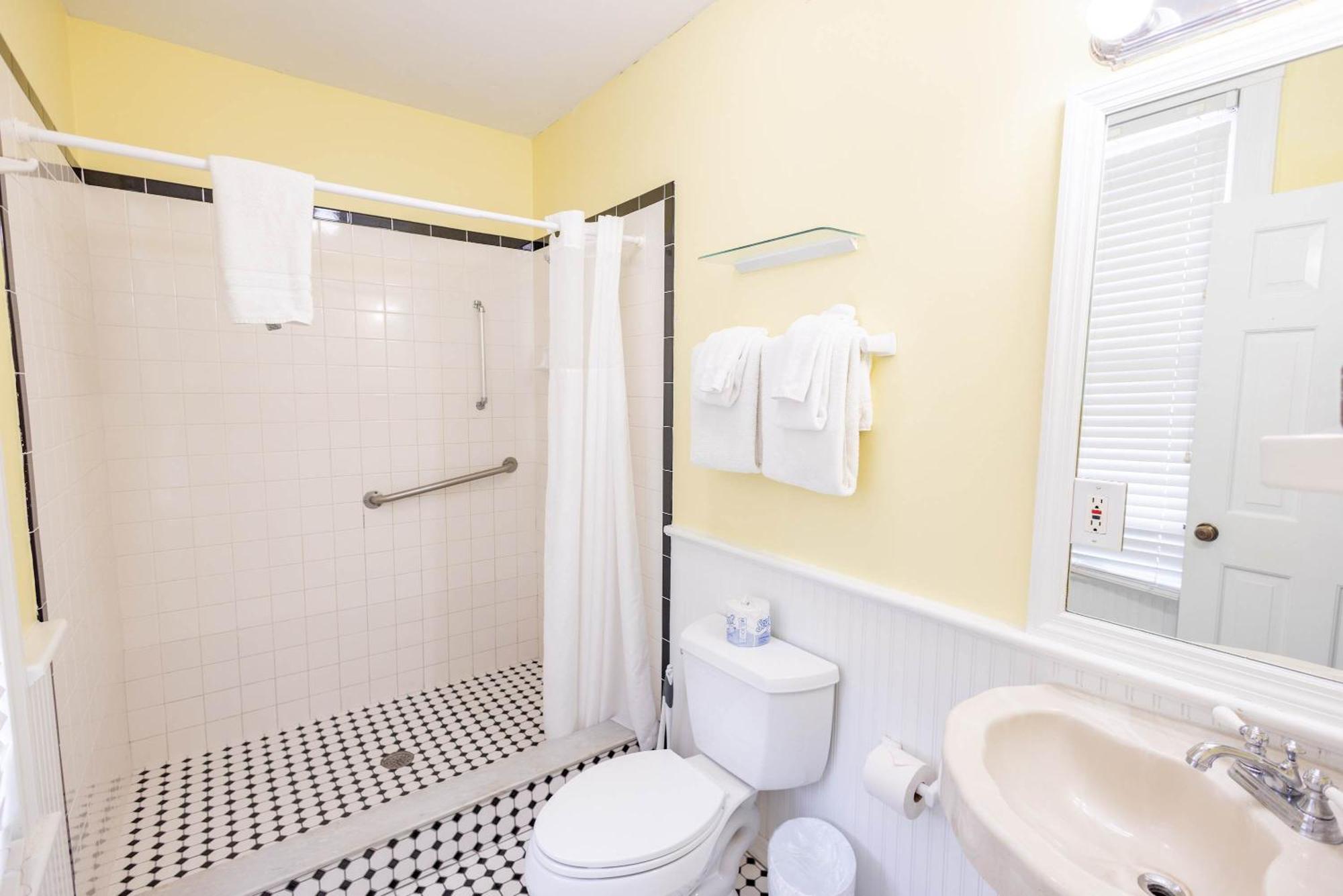 Deluxe Queen At The Curry Mansion - Parking & Heated Pool! Key West Dış mekan fotoğraf